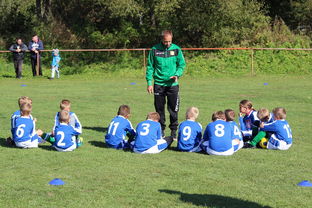 开云体育在线观看-雷恩教练指挥团队振奋士气，雷恩首发